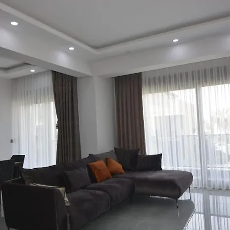 Sleeps 8, Duplex With Shared Pool - Awz 240 * بيليك
