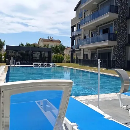 Sleeps 8, Duplex With Shared Pool - Awz 240 شقة *