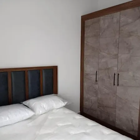 Sleeps 8, Duplex With Shared Pool - Awz 240 *