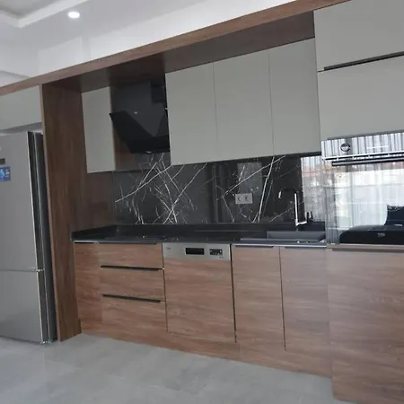 Sleeps 8, Duplex With Shared Pool - Awz 240 *